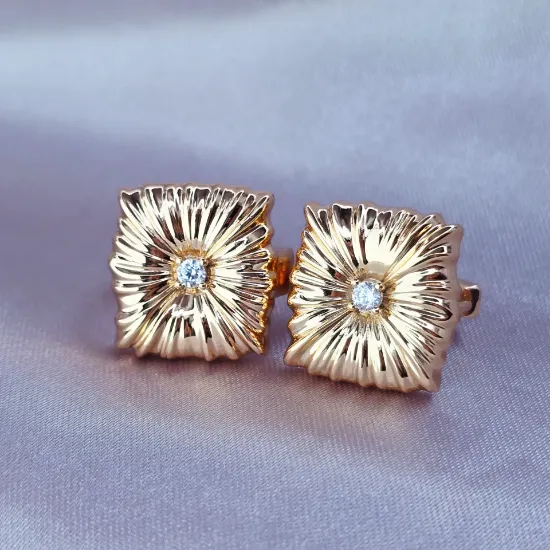 Imagen de Huggie Flor Cuadrada