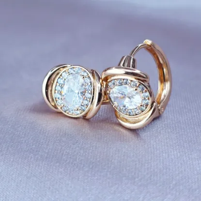 Imagen de Huggie Halo de Diamantes