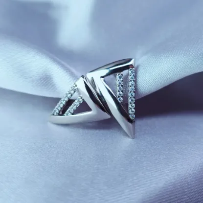 Imagen de Huggie Triángulo de Moda