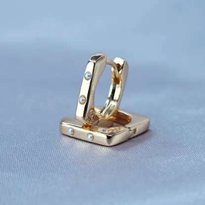 Imagen de Huggie Cuadro con Cuatro Perlas