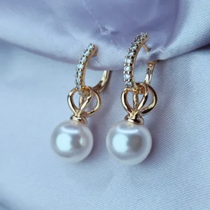 Imagen de Arete Desmontable Perla con Corona