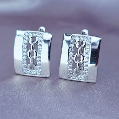 Picture of Huggie Square with Links al Center