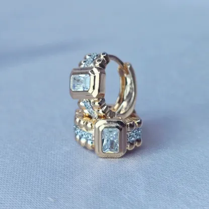 Picture of Huggie Jewel Precious