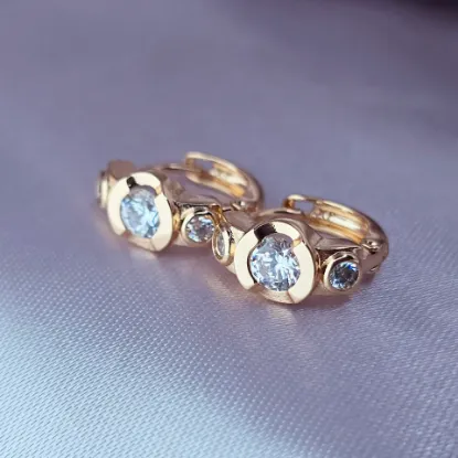 Picture of Huggie Shiny and Chic