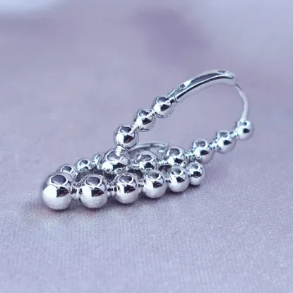Picture of Huggie Nine Beads