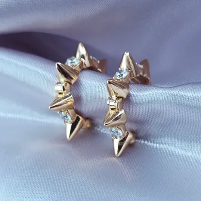 Picture of Huggie Picos of Gold and Crystals