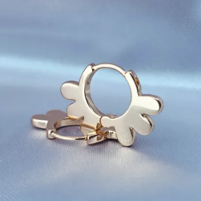 Picture of Gold Petals Huggie