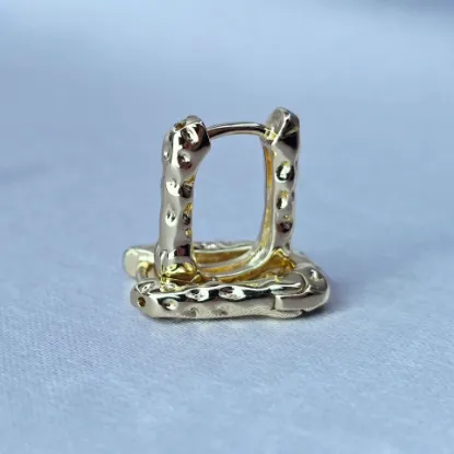 Picture of Huggie Misterio of Gold