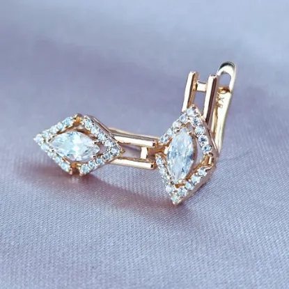 Picture of Huggie Luxe & Elegant