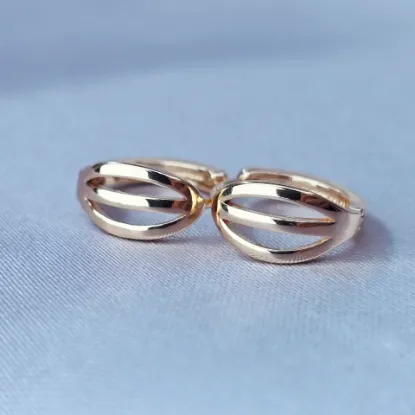 Imagen de Huggie Ovalada de Oro