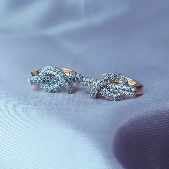 Imagen de Huggie Nudo de Cristales