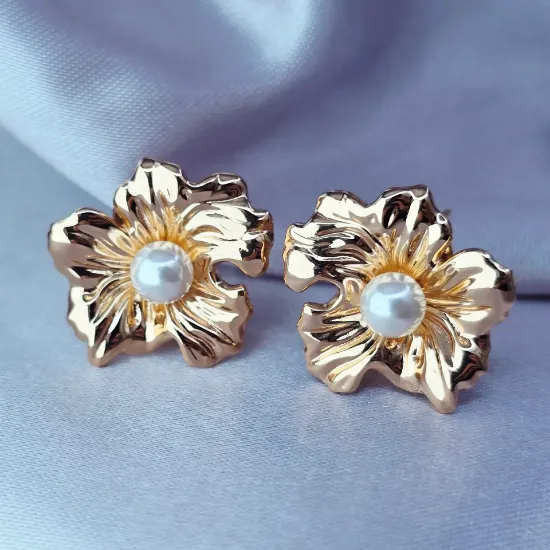 Imagen de Arete Flor de Oro con Perla