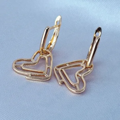 Picture of Detachable Geometric Heart Huggie