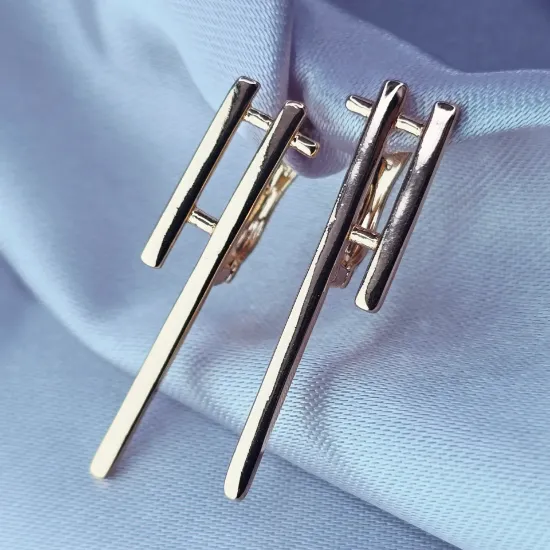 Imagen de Arete Moderno con Valor