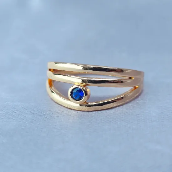Imagen de Anillo Pequeña Luz Azul Intenso Talla 8
