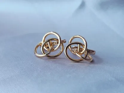 Imagen de Huggie Aros Entrelazados de Oro