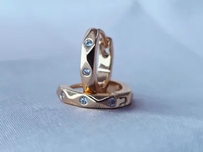 Imagen de Huggie Clase Discreta