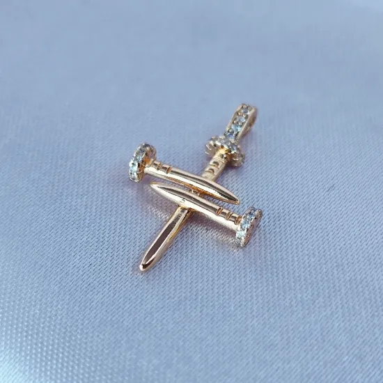 Imagen de Dije Cruz Clavos de Oro