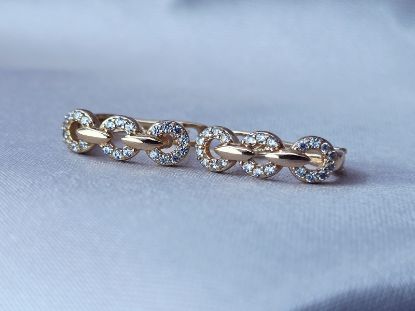 Picture of Huggie Three Intertwined Rings 