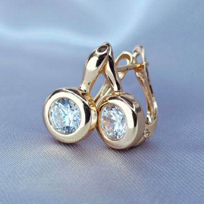 Picture of Great Crystal Point Huggie