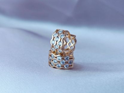 Picture of Crystal Honeycomb Huggie
