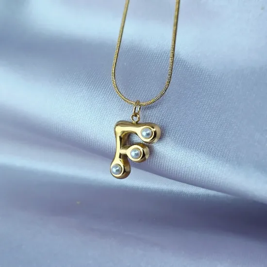 Imagen de Collar Perlas Inicial F
