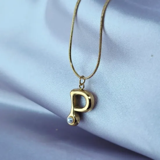 Imagen de Collar Perlas Inicial P