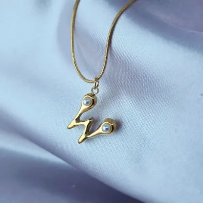 Imagen de Collar Perlas Inicial W