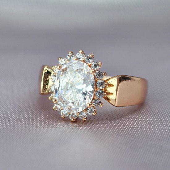 Imagen de Anillo Ovalado Rodeado Halo
