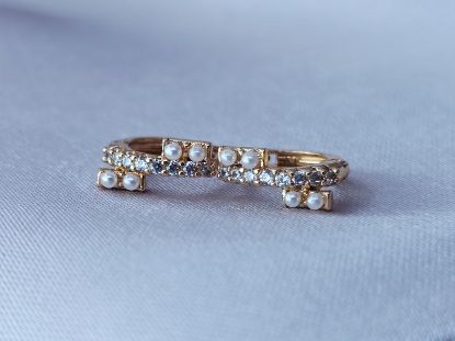 Picture of Mini Pearls and Mini Zirconias Huggie