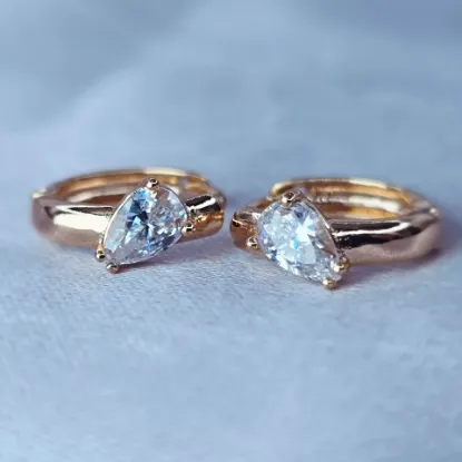 Picture of Crystal Drop Huggie
