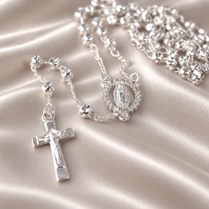 Imagen de Virgin of Guadalupe Rosary Necklace Size 5003